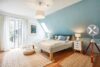 Schlafzimmer 1 - Familienparadies – Doppelhaushälfte auf Traumgrundstück in München-Aubing