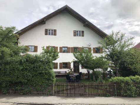 altes Bauernhaus mit großer Tenne und kleinen Südgarten in Hohenfurch, 86978 Hohenfurch, Einfamilienhaus