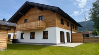 Nord-Westansicht - energieeffiziente Neubau-Doppelhaushälfte mit bezauberndem Garten und Garage in Ohlstadt bei Murnau
