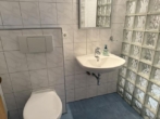 Badezimmer - Sonnige Erdgeschosswohnung mit Terrasse und Garten in Bad Kohlgrub