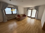 Wohnzimmer - Sonnige Erdgeschosswohnung mit Terrasse und Garten in Bad Kohlgrub