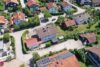 Luftbild 2 - klassisches Zweifamilienhaus mit Doppelgarage in Iffeldorf bei Penzberg zu verkaufen