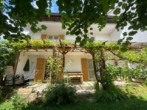 Terrasse - NEUER PREIS: TOP Mehrfamilienhaus – DHH mit 3 Wohnparteien, in absolut ruhiger Wohnlage von Polling