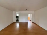 Wohn- und Schlafzimmer