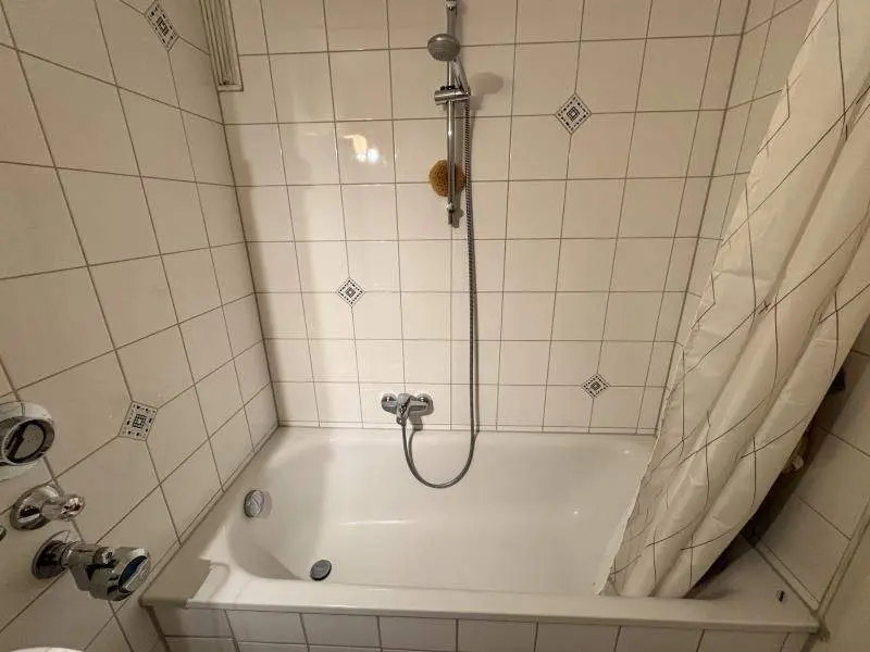Badezimmer mit Wanne