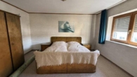 Schlafzimmer DG - renovierungsbedürftiges Reihenmittelhaus am Gögerl in Weilheim mit Garten und Holzhütte