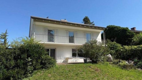 Einfamilienhausvilla mit Einzelgarage und bezaubernder Gartenanlage, 82362 Weilheim in Oberbayern, Haus