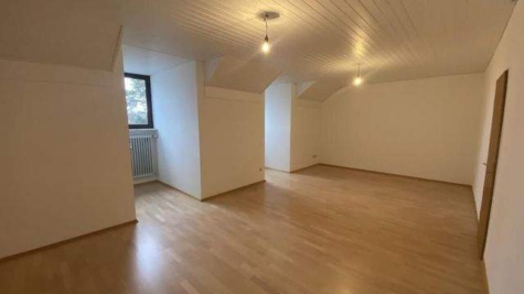 Schöne zentrale 2-Zimmer-Stadtwohnung im DG in Weilheim, 82362 Weilheim in Oberbayern, Wohnung