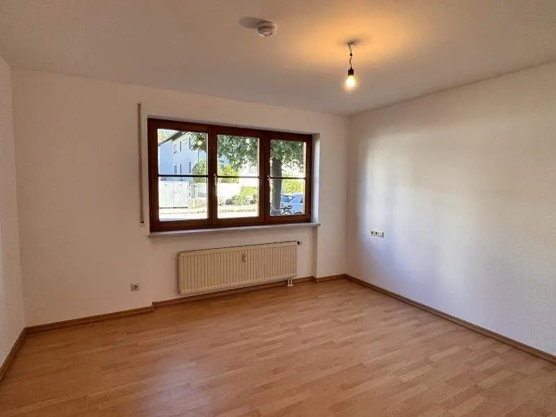 geräumiges Schlafzimmer