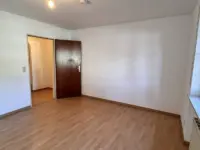 geräumiges Schlafzimmer