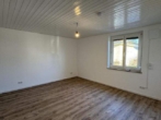 Schlafzimmer 1 - große, renovierte 5-Zimmer-Wohnung mit Garage und Stellplatz in zentraler Lage von Weilheim zu vermieten